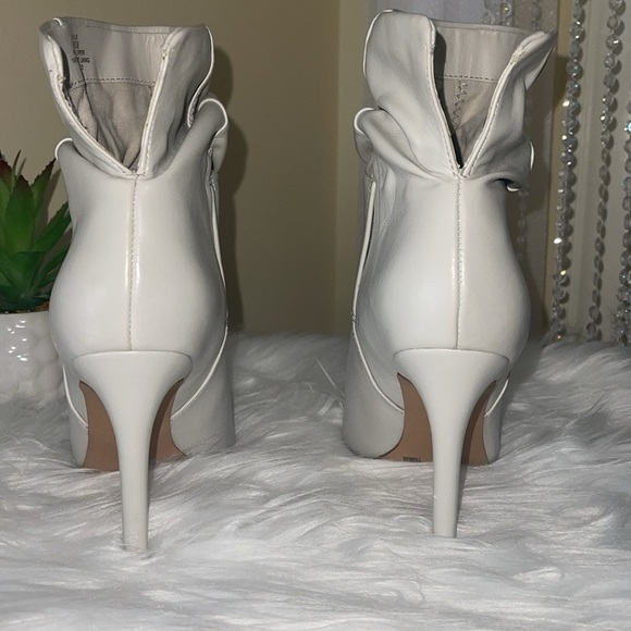 Light Grey Jessica Simpson Slouchy Ankle Booties. - Picture 5 of 17